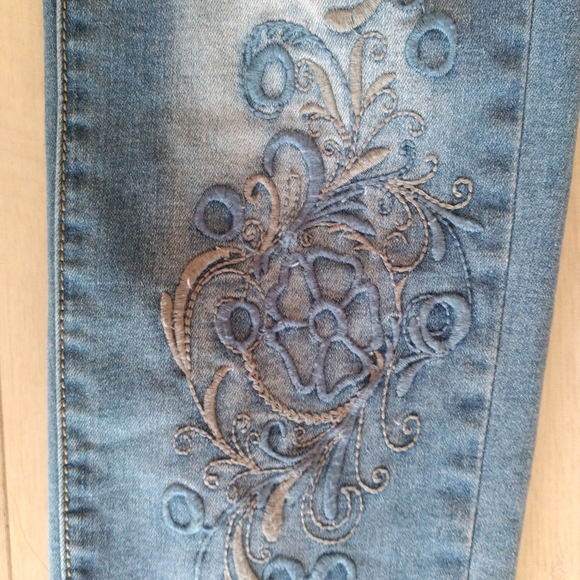 Scroll Embroidered Jeans - Picture 9 of 16